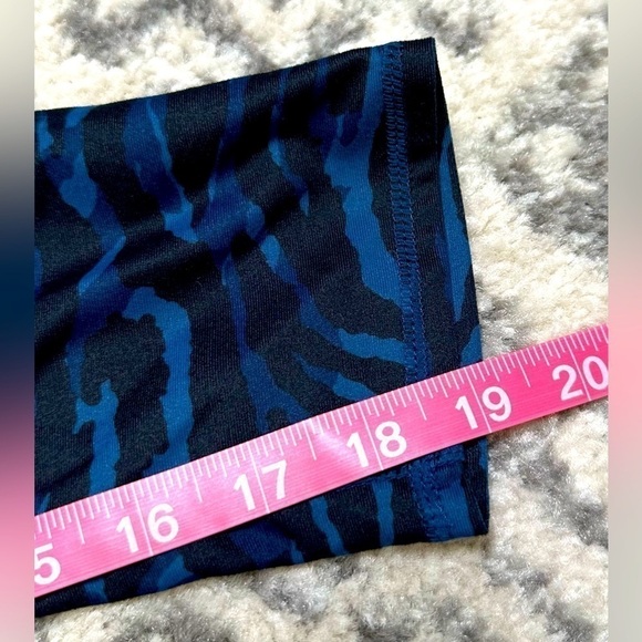 Fabletics Winn Printed PowerHold Capris Size XS - Picture 10 of 10